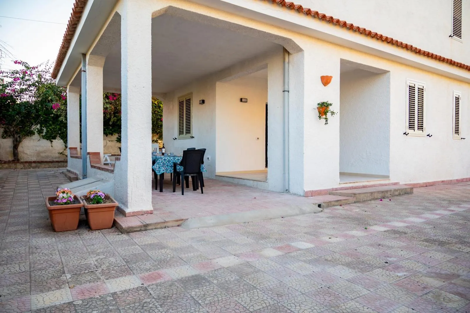 A Casa Di Nella contacts